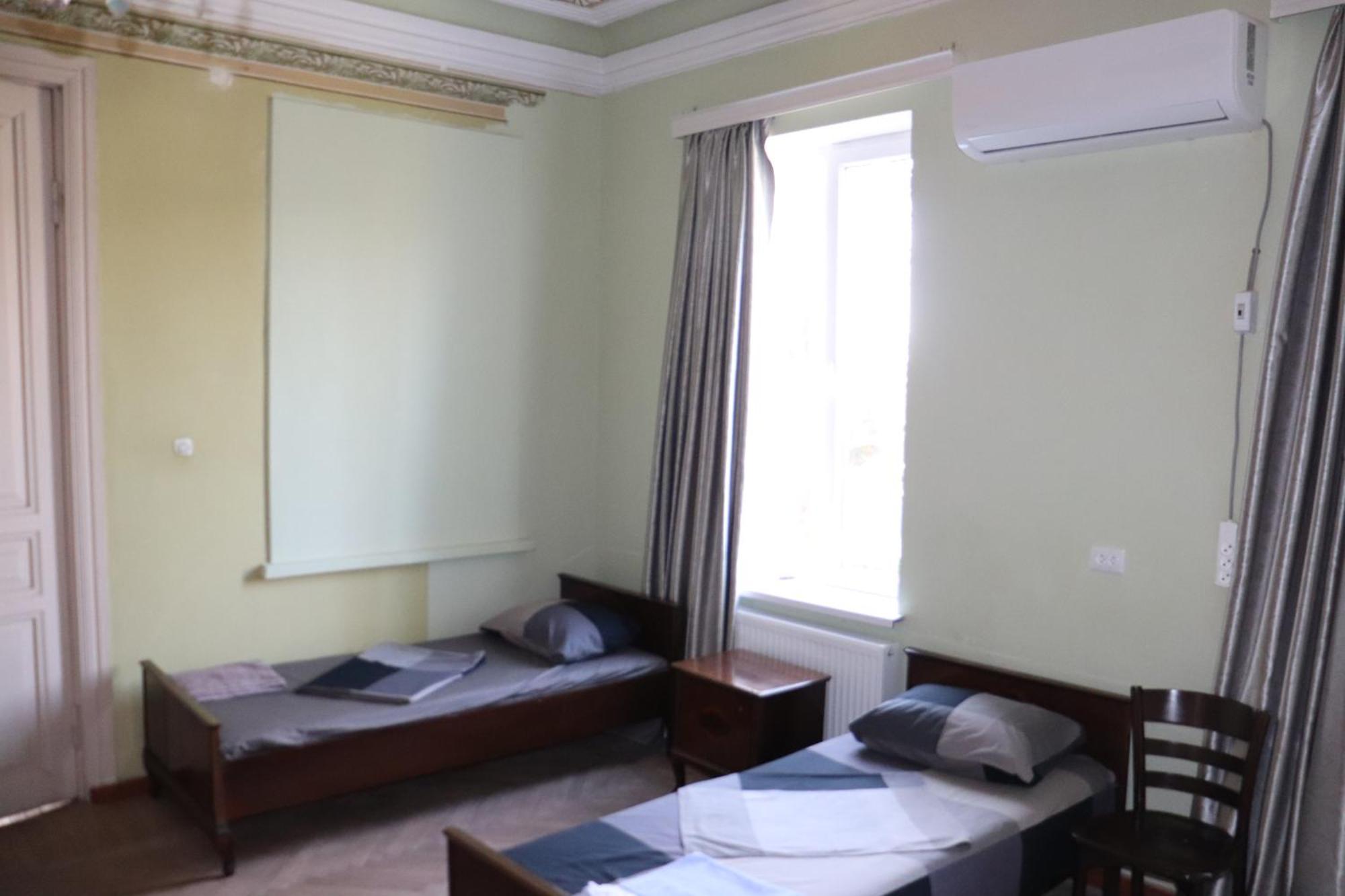 Picnic Hostel Kutaiszi Kültér fotó