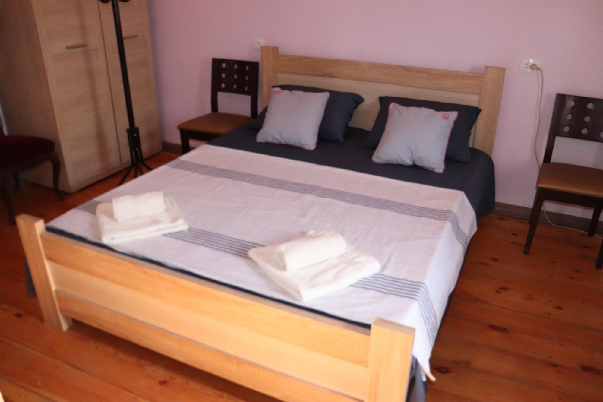 Picnic Hostel Kutaiszi Kültér fotó