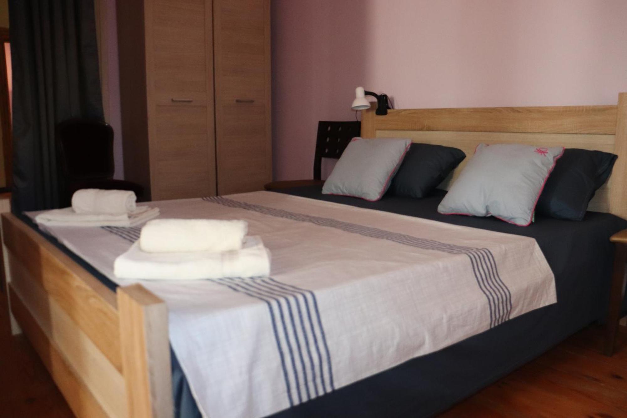 Picnic Hostel Kutaiszi Kültér fotó