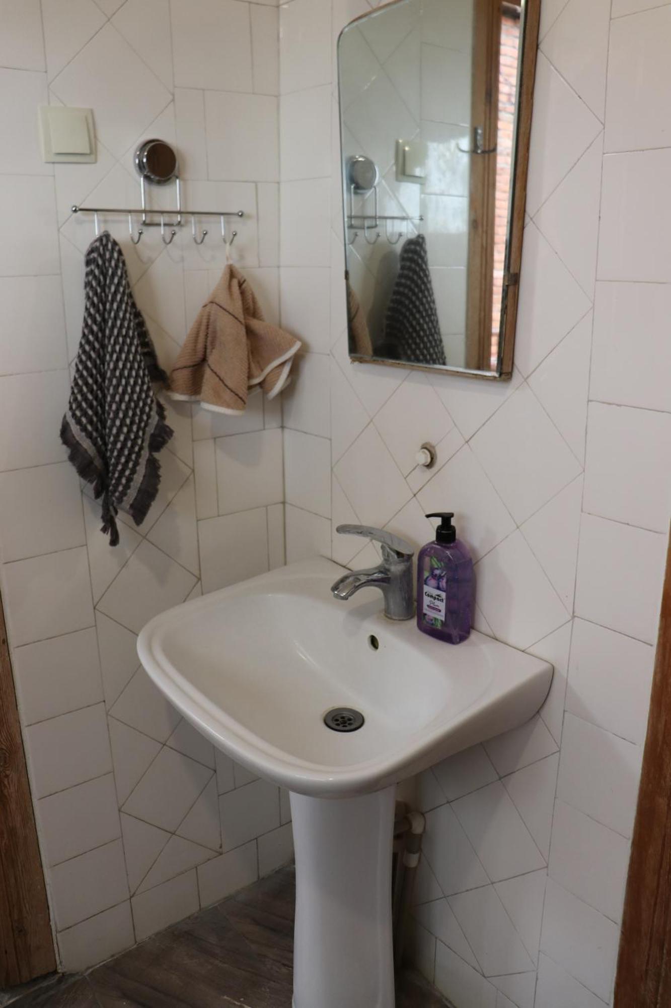 Picnic Hostel Kutaiszi Kültér fotó
