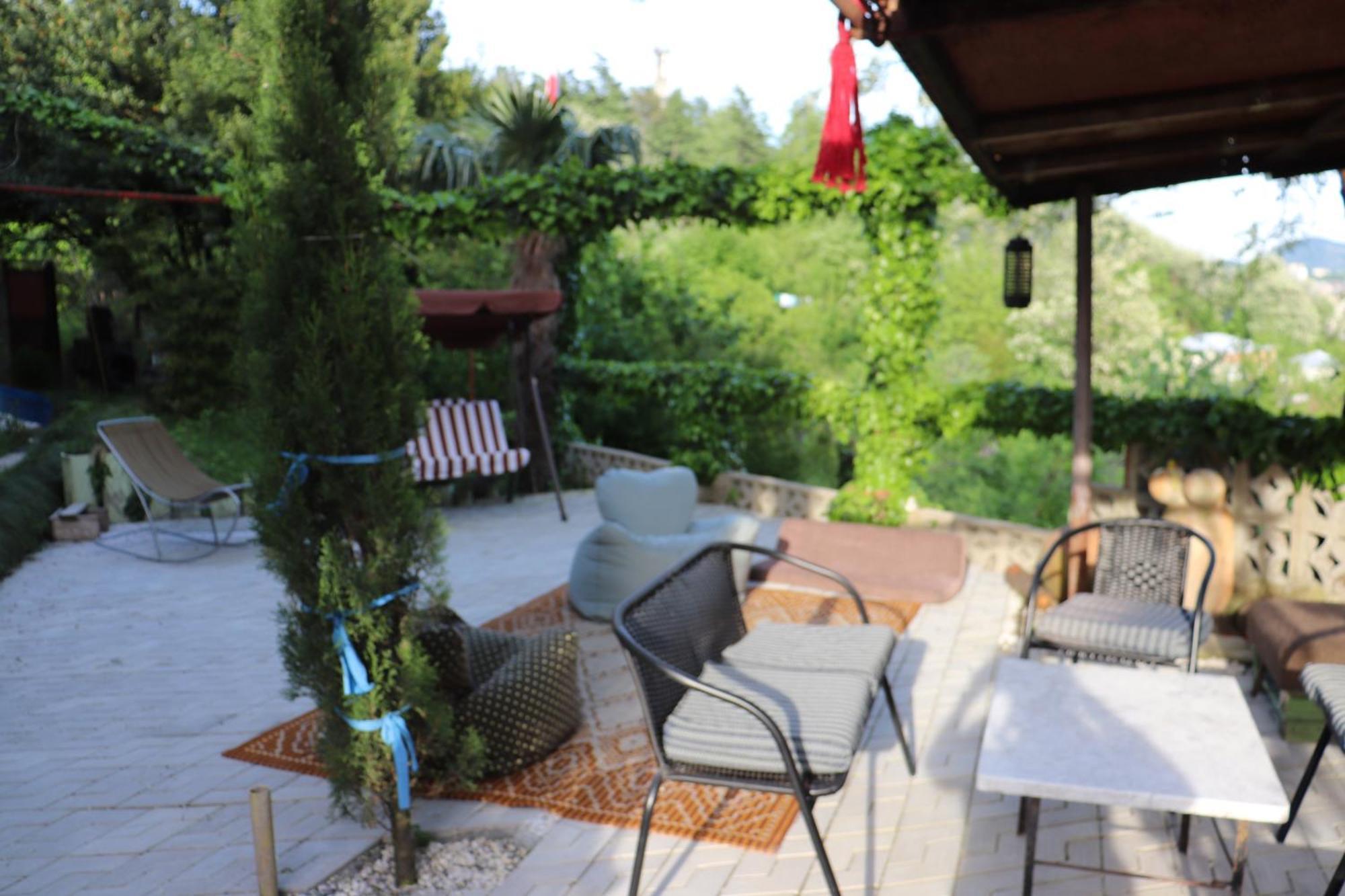 Picnic Hostel Kutaiszi Kültér fotó