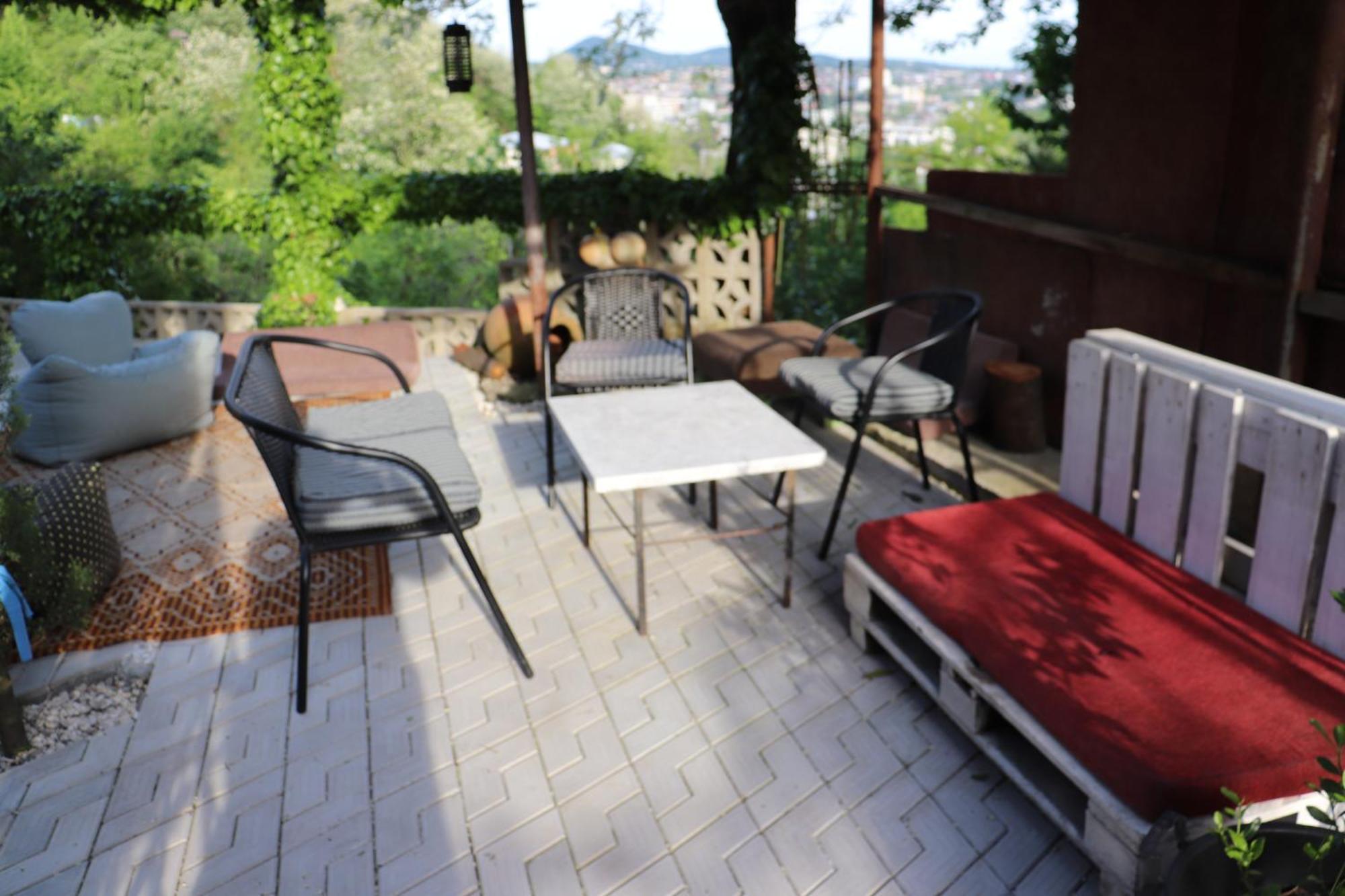 Picnic Hostel Kutaiszi Kültér fotó
