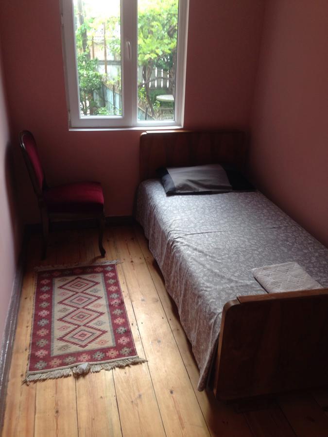 Picnic Hostel Kutaiszi Kültér fotó